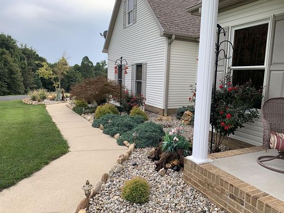 2nd image of 368 Red Oak Ln