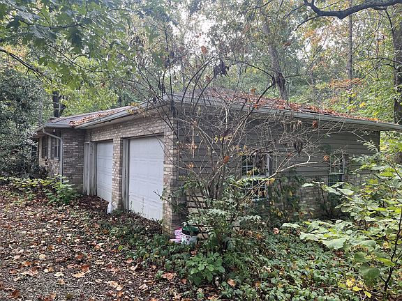 2nd image of 1037 Sha Dawn Rd