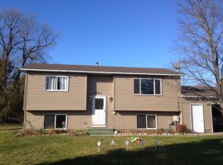 4704 Manor Wood Dr N, Traverse City, MI 49685