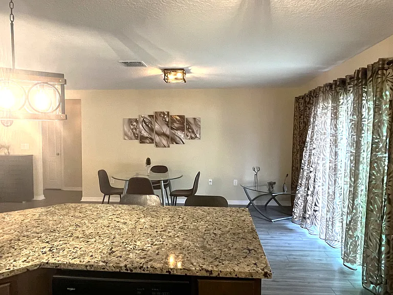 37 Rickenbacker Dr — Photo 12