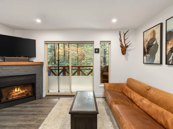 3070 Hillcrest Dr #113, Whistler, BC V8E 0V1