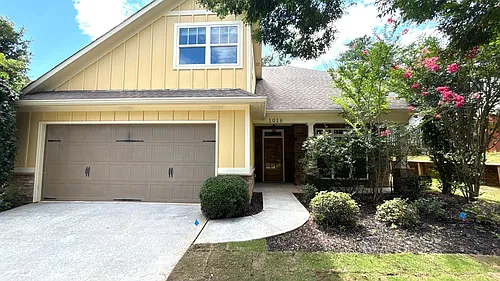 1018 Silver Lake Dr Photo 1