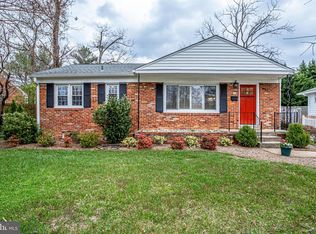 304 N Underwood St, Falls Church, VA 22046