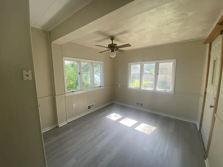 372-374 Lake View Park #372 — Photo 3