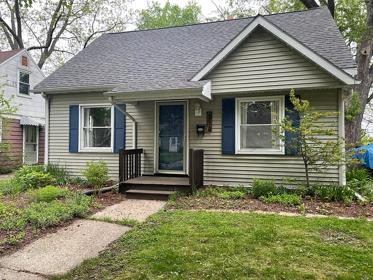 2818 Myrtle St — Photo 1