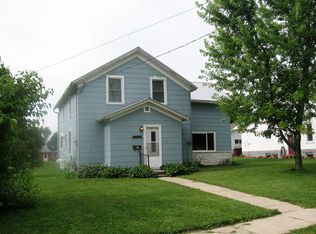 317 Hubbard St, Colesburg, IA 52035