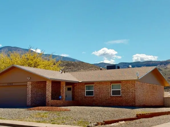 3206 Thunder Rd, Alamogordo, NM 88310