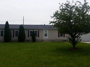 1964 Riverview Dr, Defiance, OH 43512