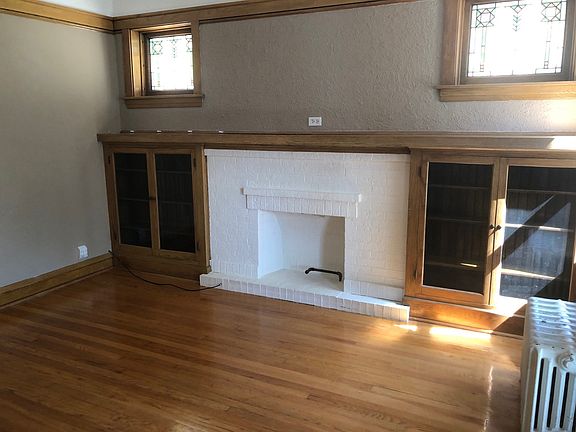 3rd image of 4448 N Sacramento Ave #1