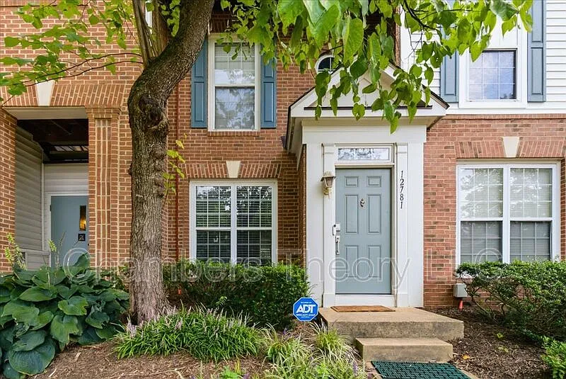 2 bed, 2.5 bath, 1360 sqft, $3,000 — Photo 3
