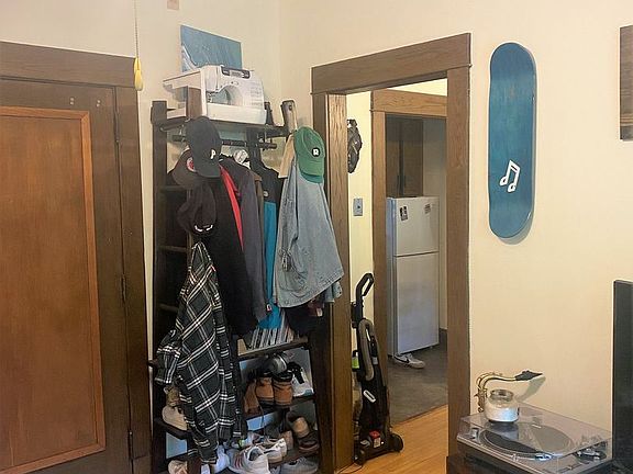 5th image of 1117 W Franklin Ave APT 204