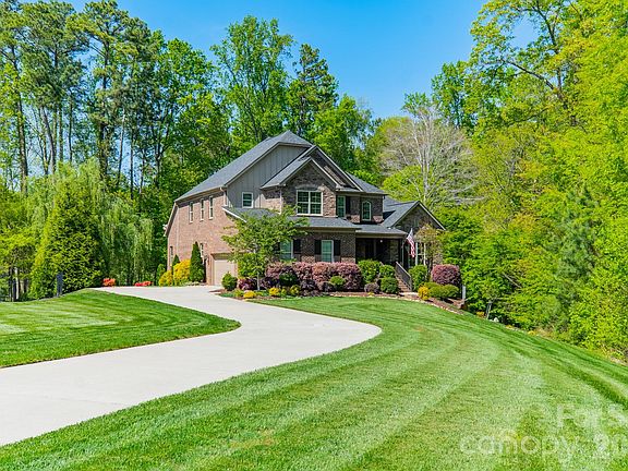 4th image of 800 Hidden Pond Ln