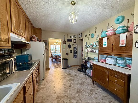 5th image of 2660 220th St
