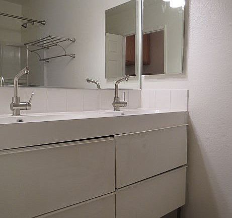 Bathroom vanity