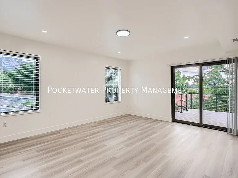 3595 Darley Ave — Photo 14