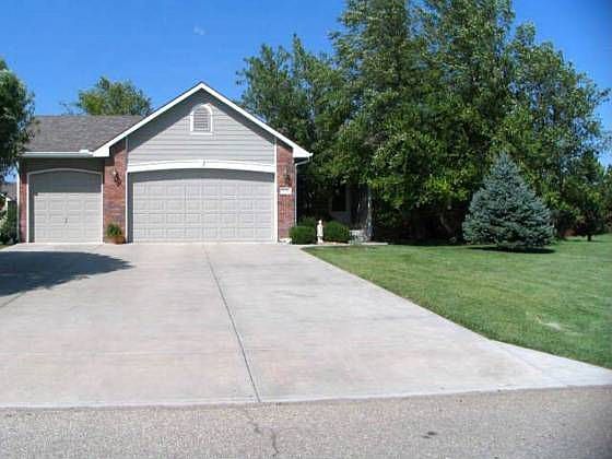 1st image of 212 W Sienna Dr