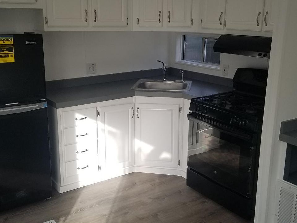 2nd image of 12726 SE Division St Unit 9