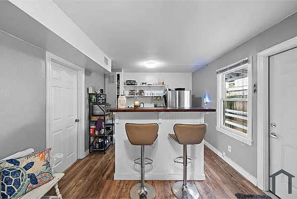 609 Sealy St #2 — Photo 6