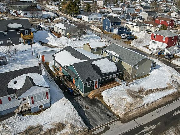 3rd image of 56 Aspen Road