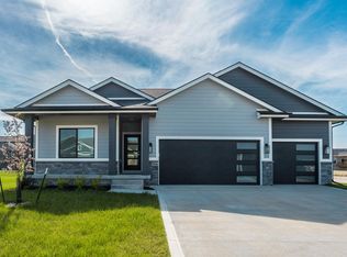 5416 164th St, Urbandale, IA 50323