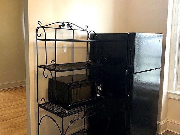 3rd image of 4715 30th Ave APT 3