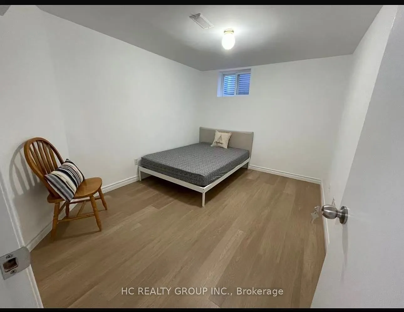 3 bed, $2,000 — Photo 2