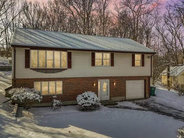 18 Cranston Cir, Woburn, MA 01801