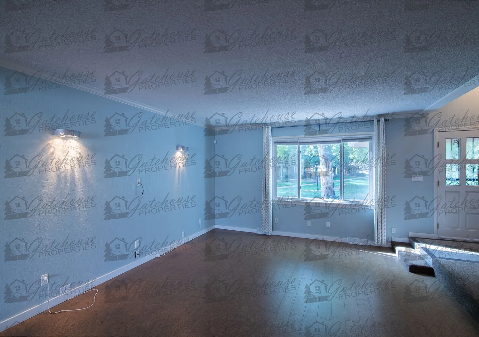Spacious 4-Bedroom Townhome in Three Fountains $3,000/Month — Photo 2