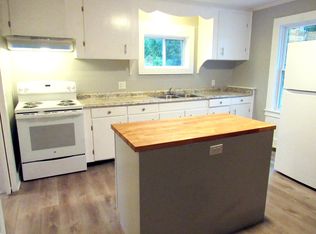 8 Kennis St, Lisbon, ME 04252