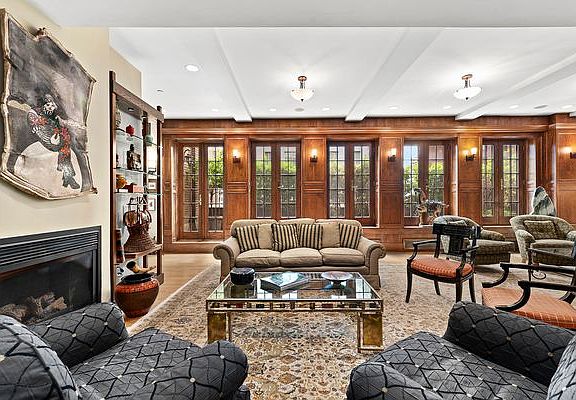 4th image of 315 W 36th St APT 15