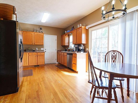 5th image of 2660 Park West Dr