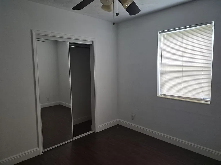 2420 Harding St — Photo 4