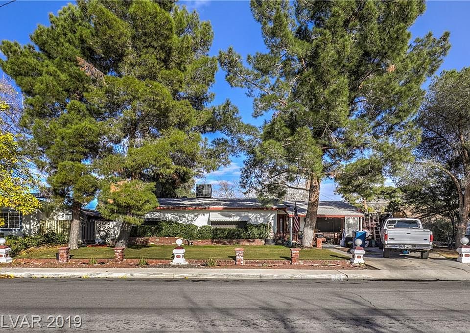 1st image of 3158 Greenbriar Dr