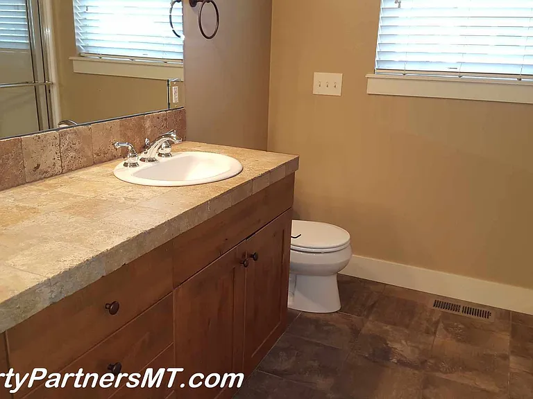 3157 Spring Ridge Dr — Photo 9