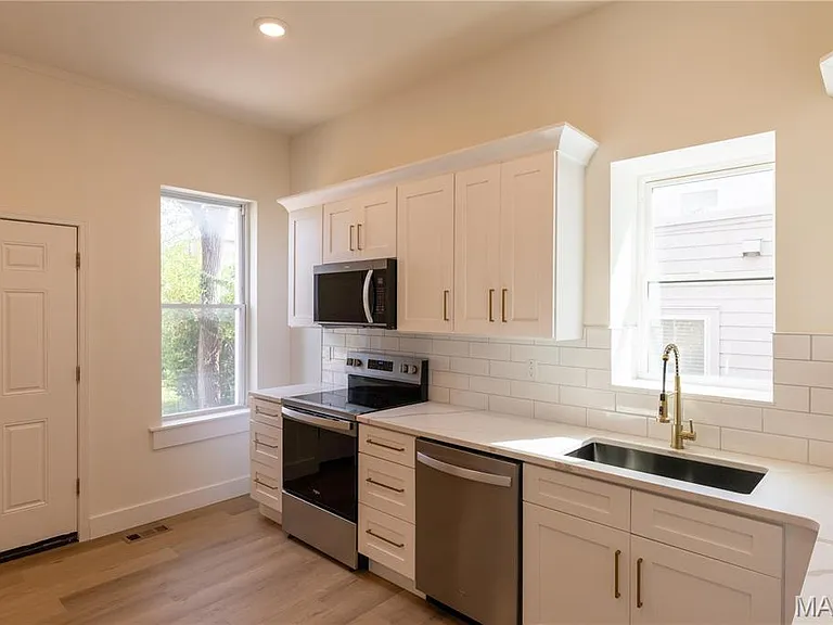4431 Norfolk Ave — Photo 2