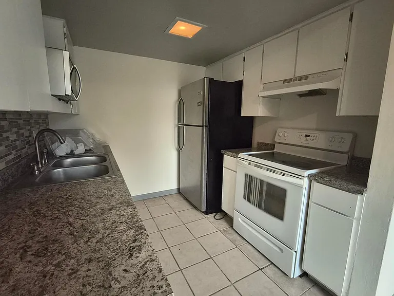 2630 Waco St — Photo 2