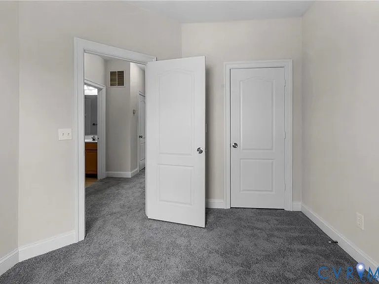 733 S Pine St — Photo 29