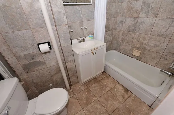 Rented by Eisenberg Exclusives | media 33