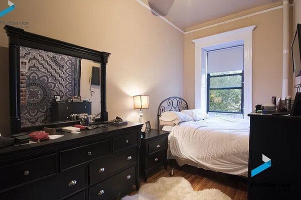 Rented by FirstService Realty (legacy) | media 7