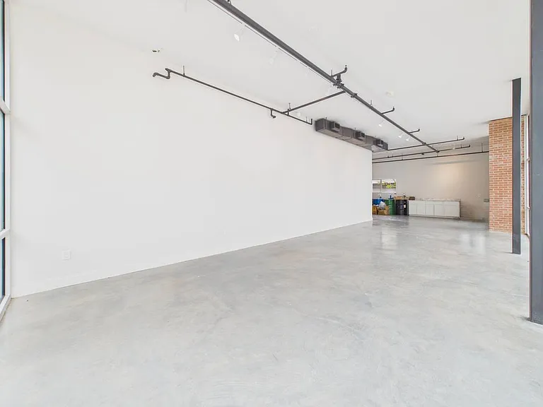 209 Highland Park Ln #101 — Photo 6
