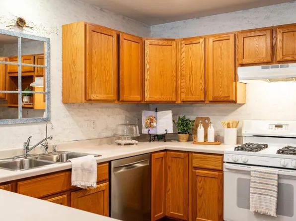 N100W14330 Sunburst TRAIL, Germantown, WI 53022