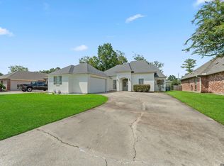40460 Misty Oak Ct, Prairieville, LA 70769