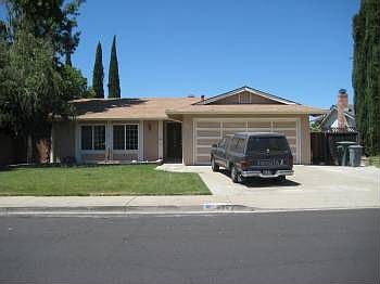1st image of 524 Mayten Dr