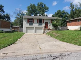 910 Colbern Dr, Belton, MO 64012