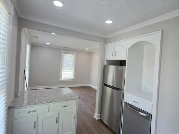 1211 Mill St #A, Camden, SC 29020