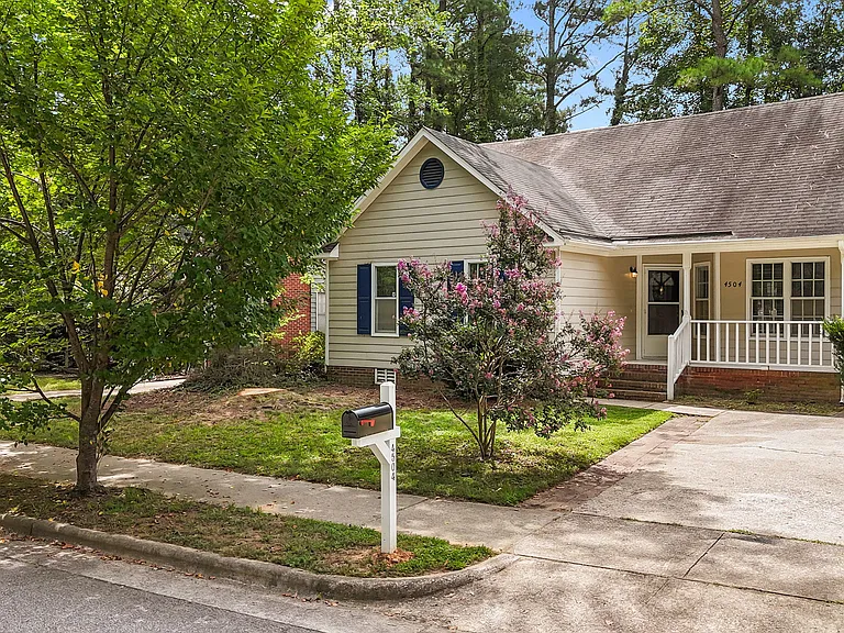 4504 Liverpool Ln — Photo 7