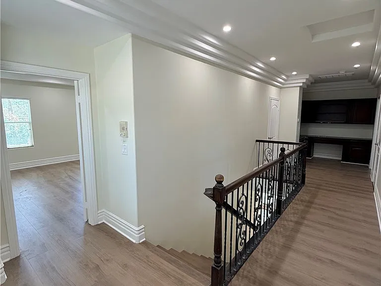 2736 Taylor Ave — Photo 4