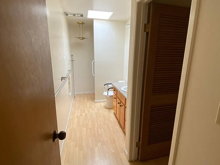 407 Cornell Ave #12 — Photo 16
