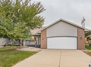 1515 S Campbell Trl, Sioux Falls, SD 57106