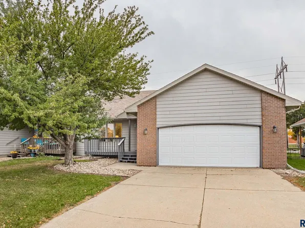 1515 S Campbell Trl, Sioux Falls, SD 57106